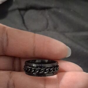 Black Chain Spinner Ring